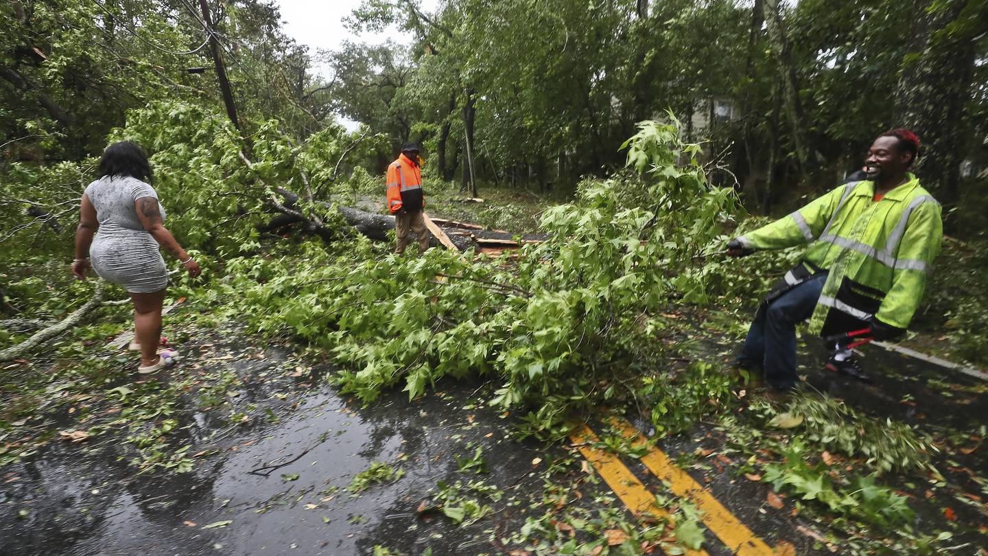 At least 1 dead in Florida as storms continue to pummel the South in a week of severe weather  WSB-TV Channel 2 [Video]