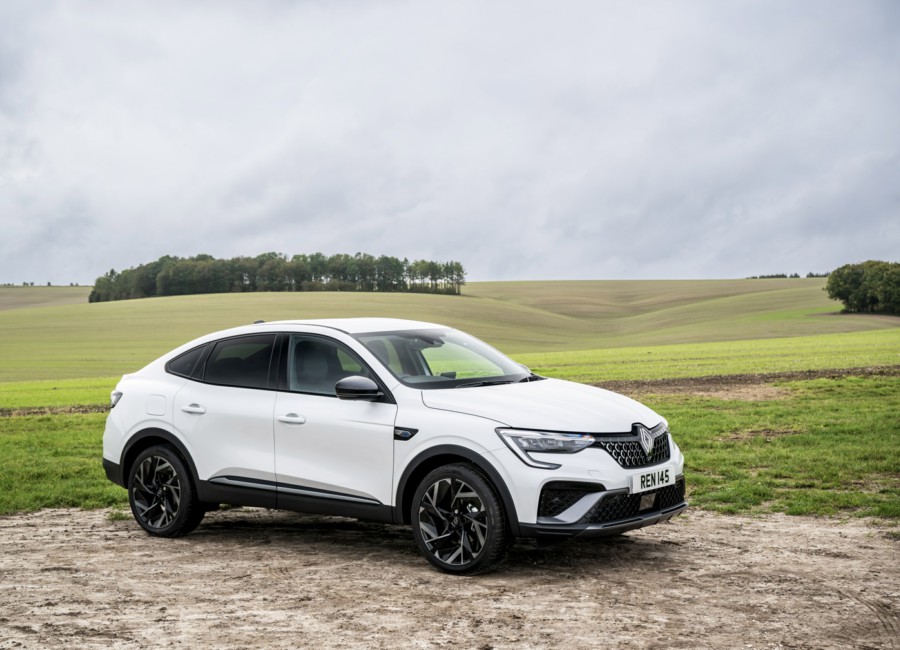 Renault Arkana E-Tech is roomy and good value [Video]