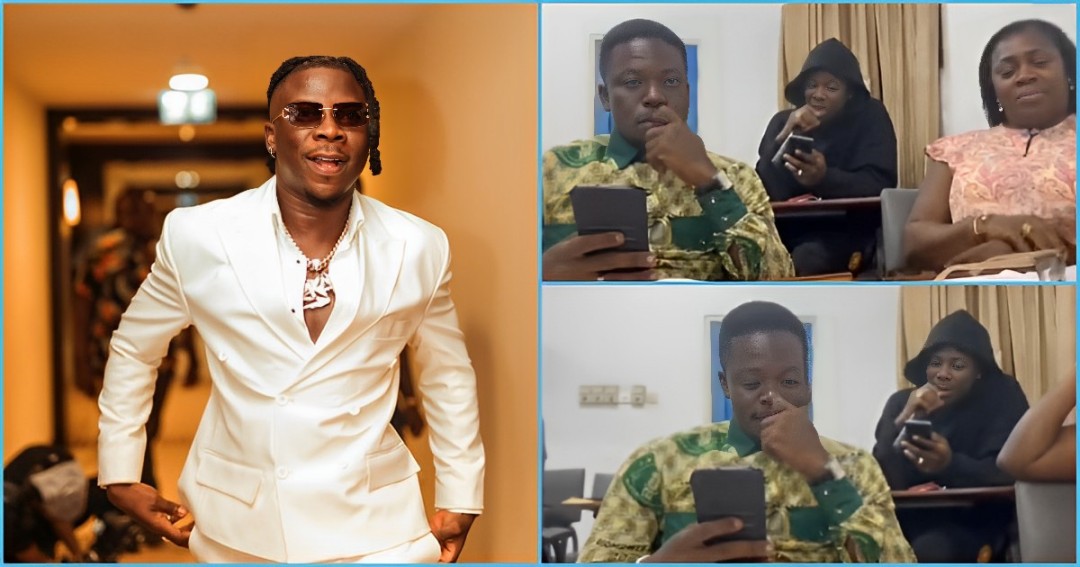 Stonebwoy: Ghanaian Musician Impresses Course Mates During Presentation In Class, Video