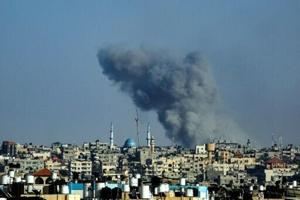 Palestinian officials say dozens killed in Israeli strikes on Rafah [Video]