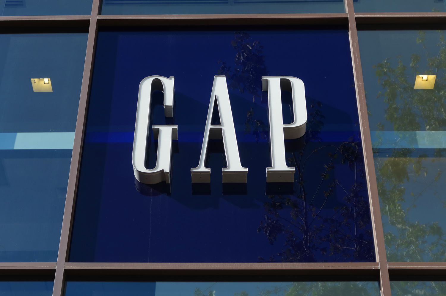 Dell, Gap, VF Corp., and More [Video]