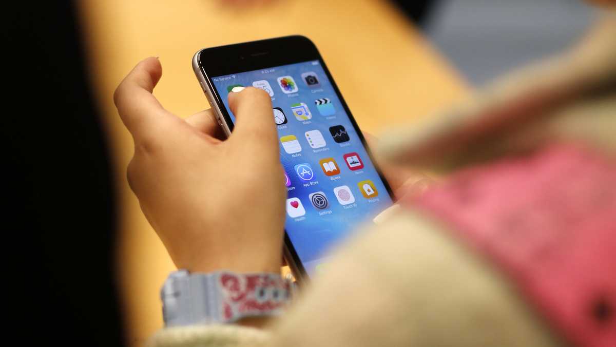 Keeping children safe on social media: What parents should know to protect their kids [Video]