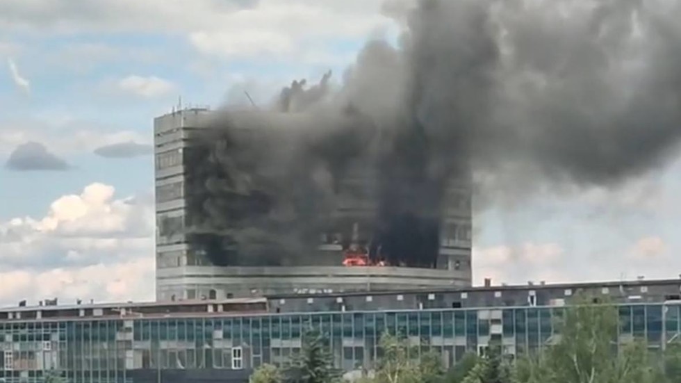 Eight dead in fire at former research institute outside Moscow  media (VIDEO)  RT Russia & Former Soviet Union