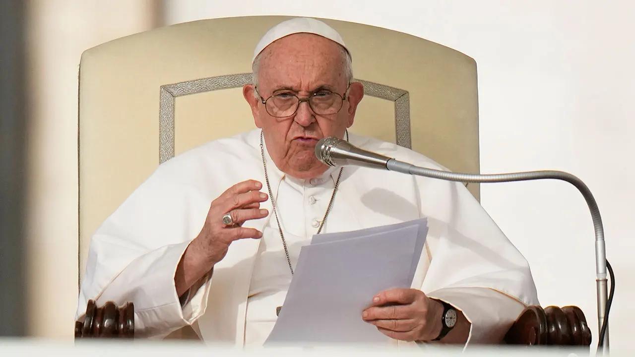 Pope Francis calls liberalization of drug laws a fantasy and brands traffickers as murderers [Video]