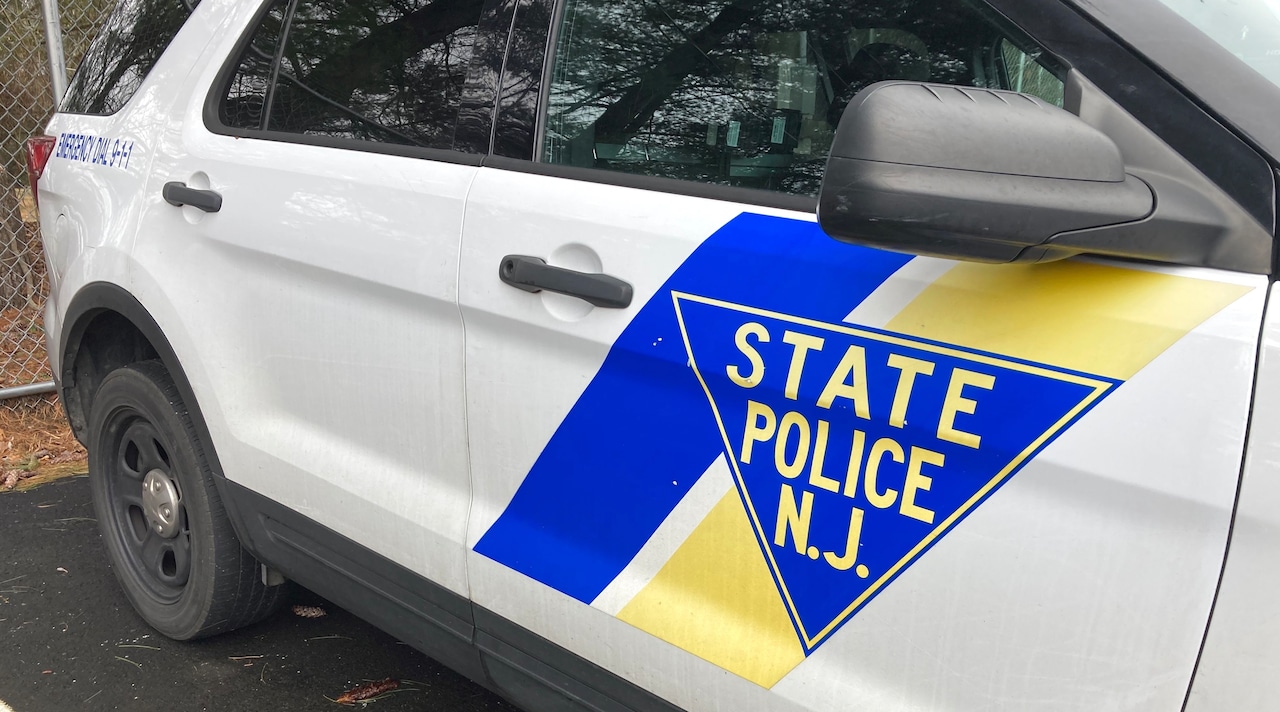 N.J. state trooper wanted sex, pictures from 14-year-old, prosecutor alleges [Video]