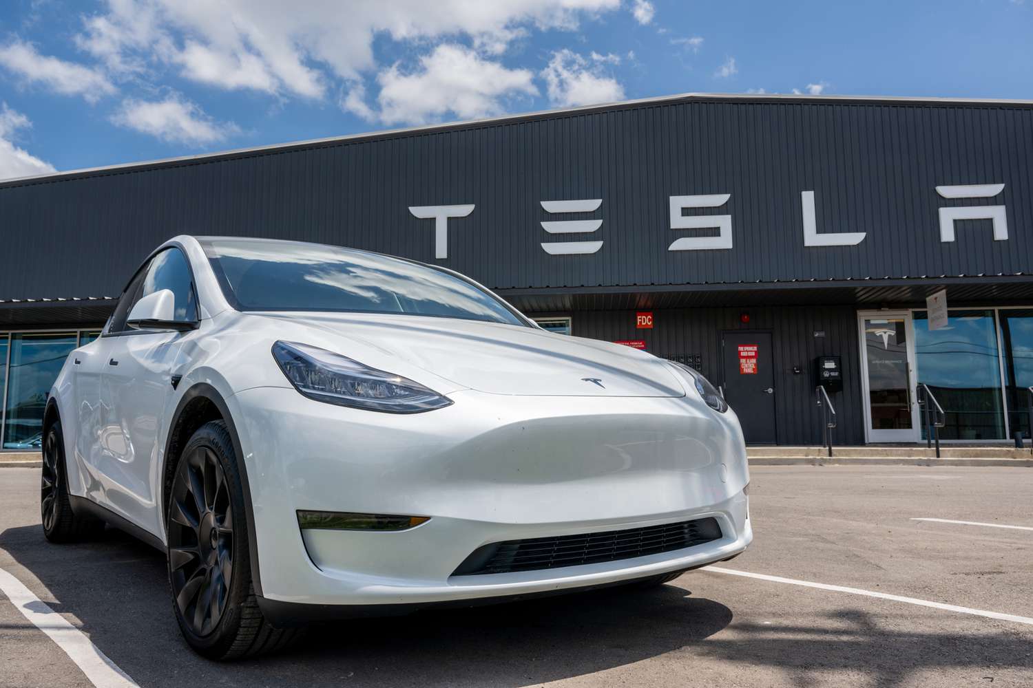 Tesla Approaches Highest Share Price of 2024 as Analysts Raise Price Targets [Video]