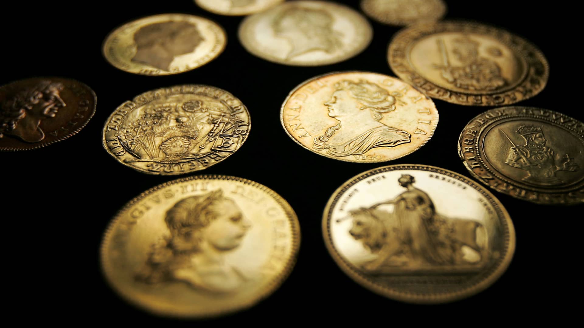 Gold inches up after weak data fuels U.S. rate cut bets [Video]