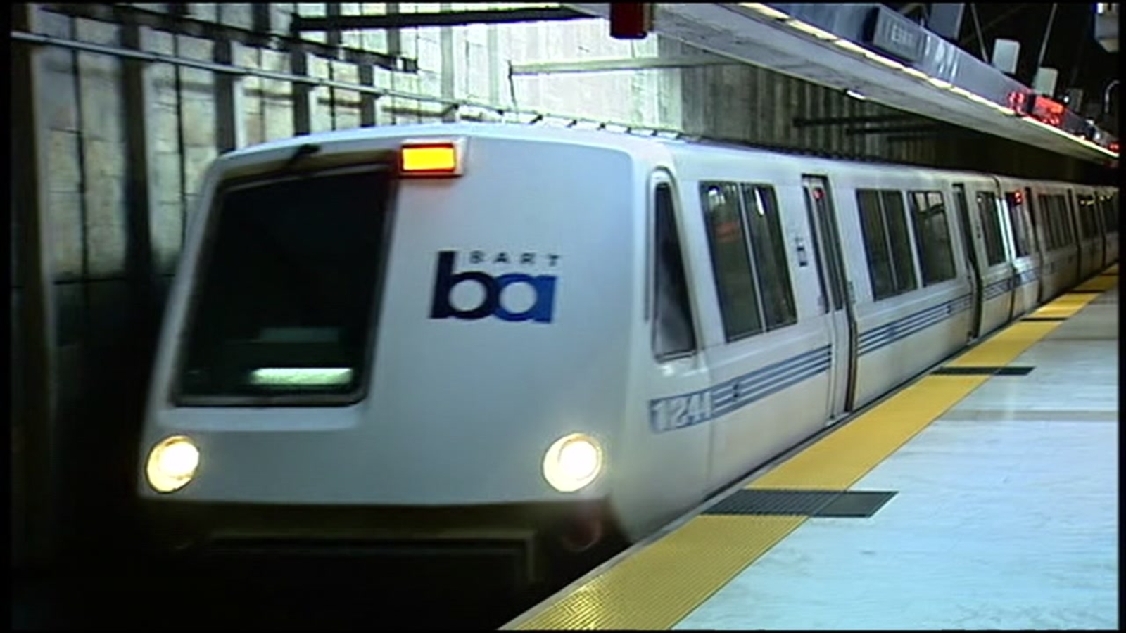 East Bay BART service suspended on Red Line due to equipment problem, officials say [Video]