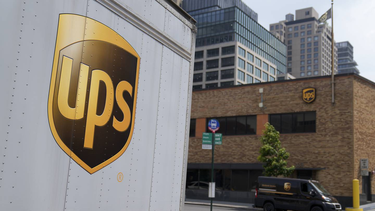 UPS boosts volume in US for first time since 2022, but profit and revenue slide  WSOC TV [Video]