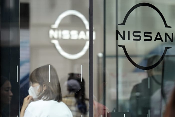 Japanese automaker Nissan lowers its profit forecast amid incentive, inventory woes [Video]