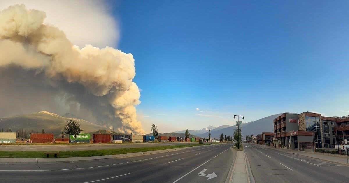 Fire continues to rage in Jasper, but officials say critical infrastructure intact [Video]