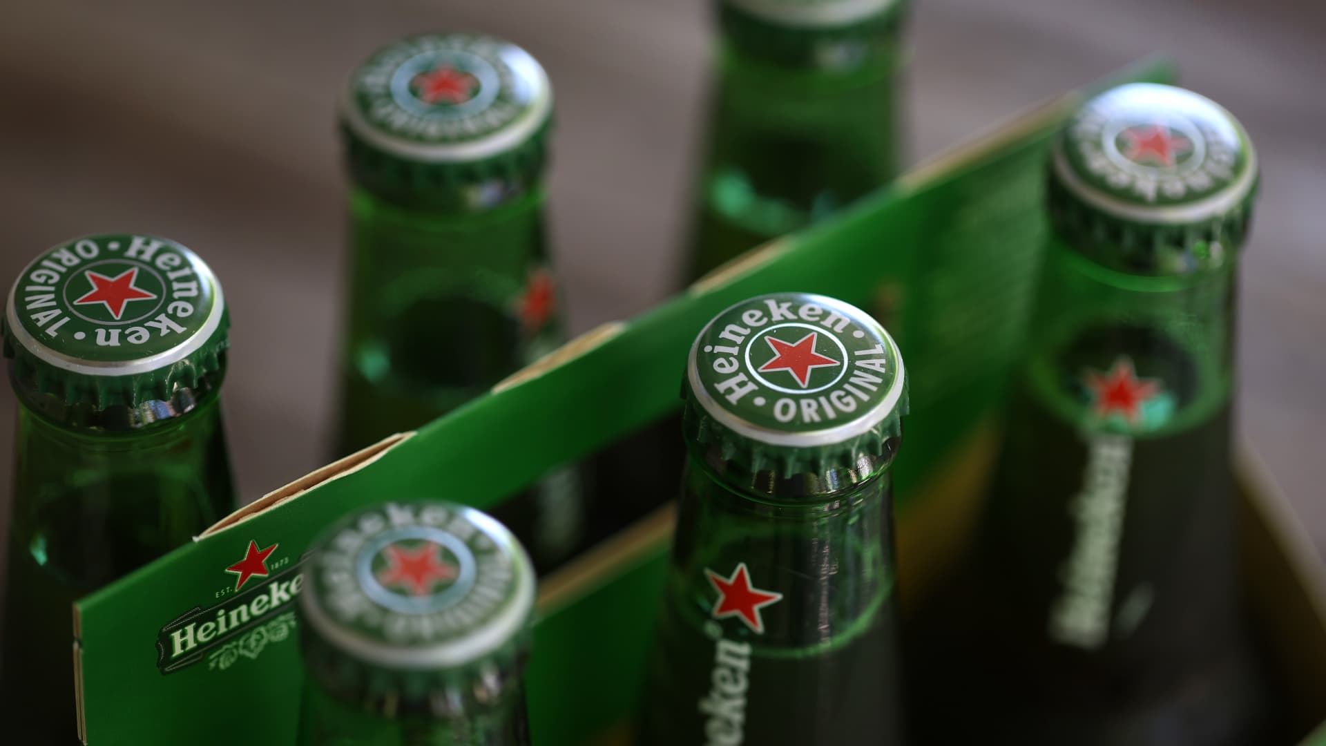 Heineken shares fall 8% after first-half profit miss [Video]