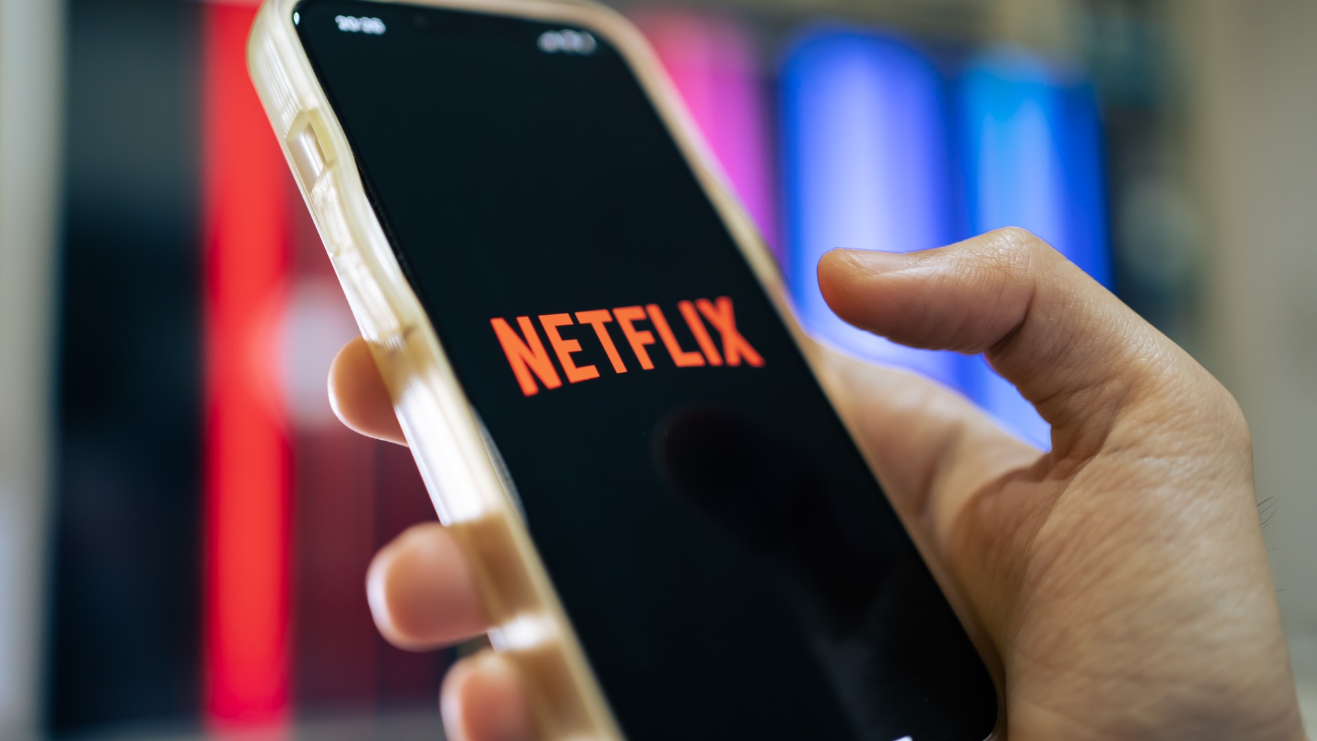 Netflix bosses reveal huge shake up to the streaming service – and itll cost viewers [Video]