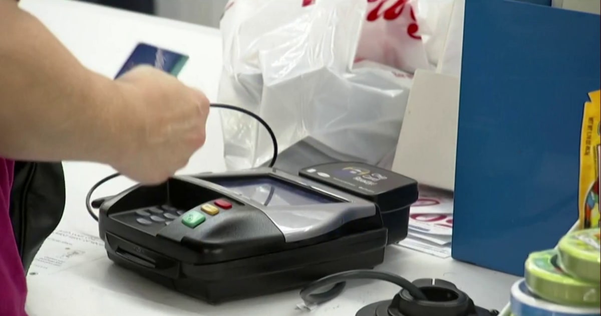 U.S. credit card debt hits new record high [Video]