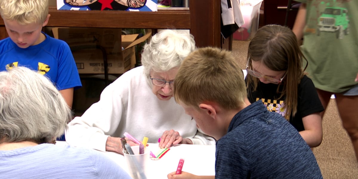 Children & Good Sam residents bond over books and crafts [Video]