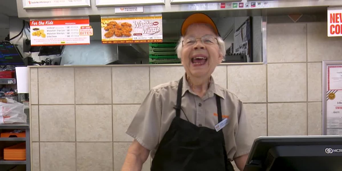 Whataburger employee retires after 54 years [Video]