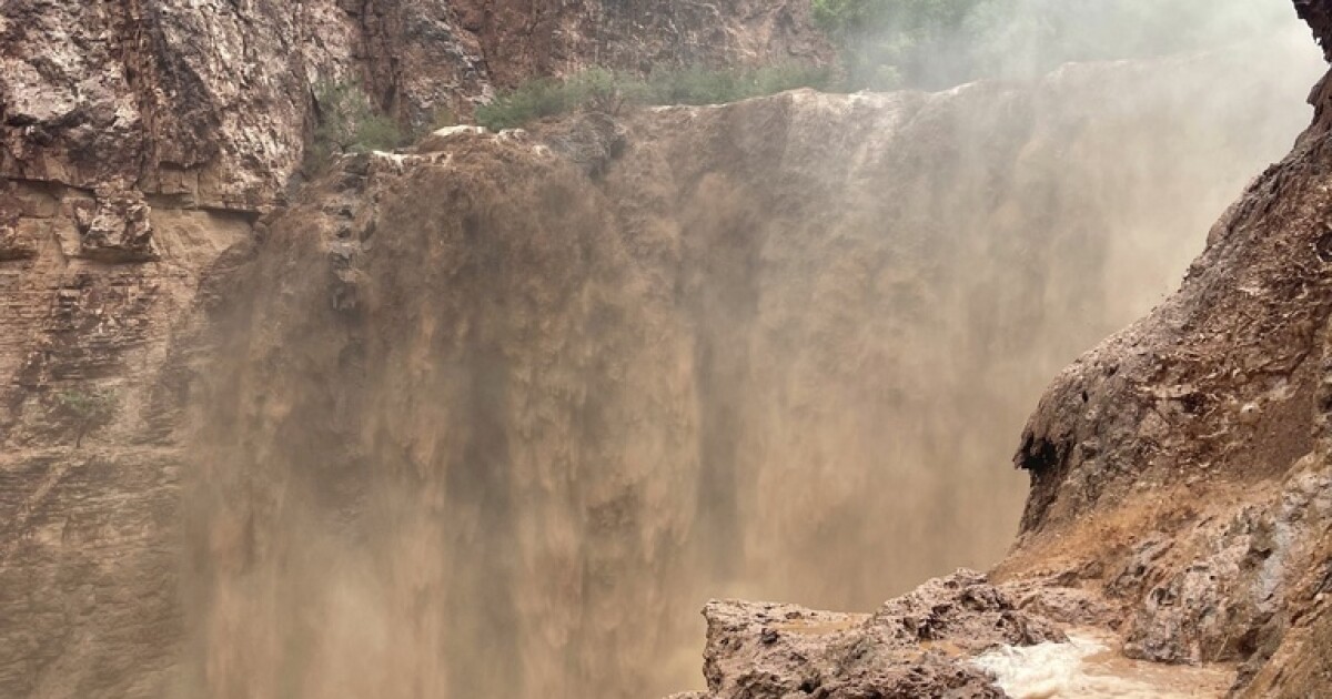 Hiker still missing in Grand Canyon flash flood amid intrepid search [Video]