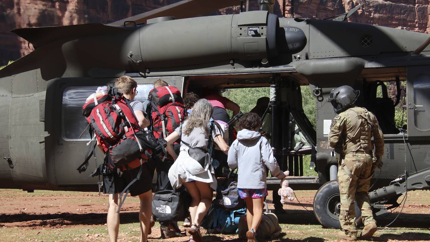 Sister says hiker still missing in Grand Canyon flash flood amid intense search  Boston 25 News [Video]