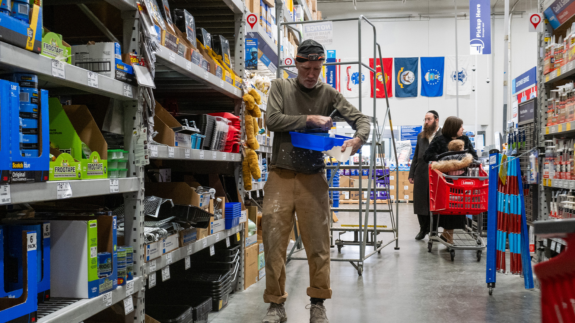 Lowe’s shopper vows to boycott chain after ‘being appalled by staffer’s response’ over store checkout policy change [Video]