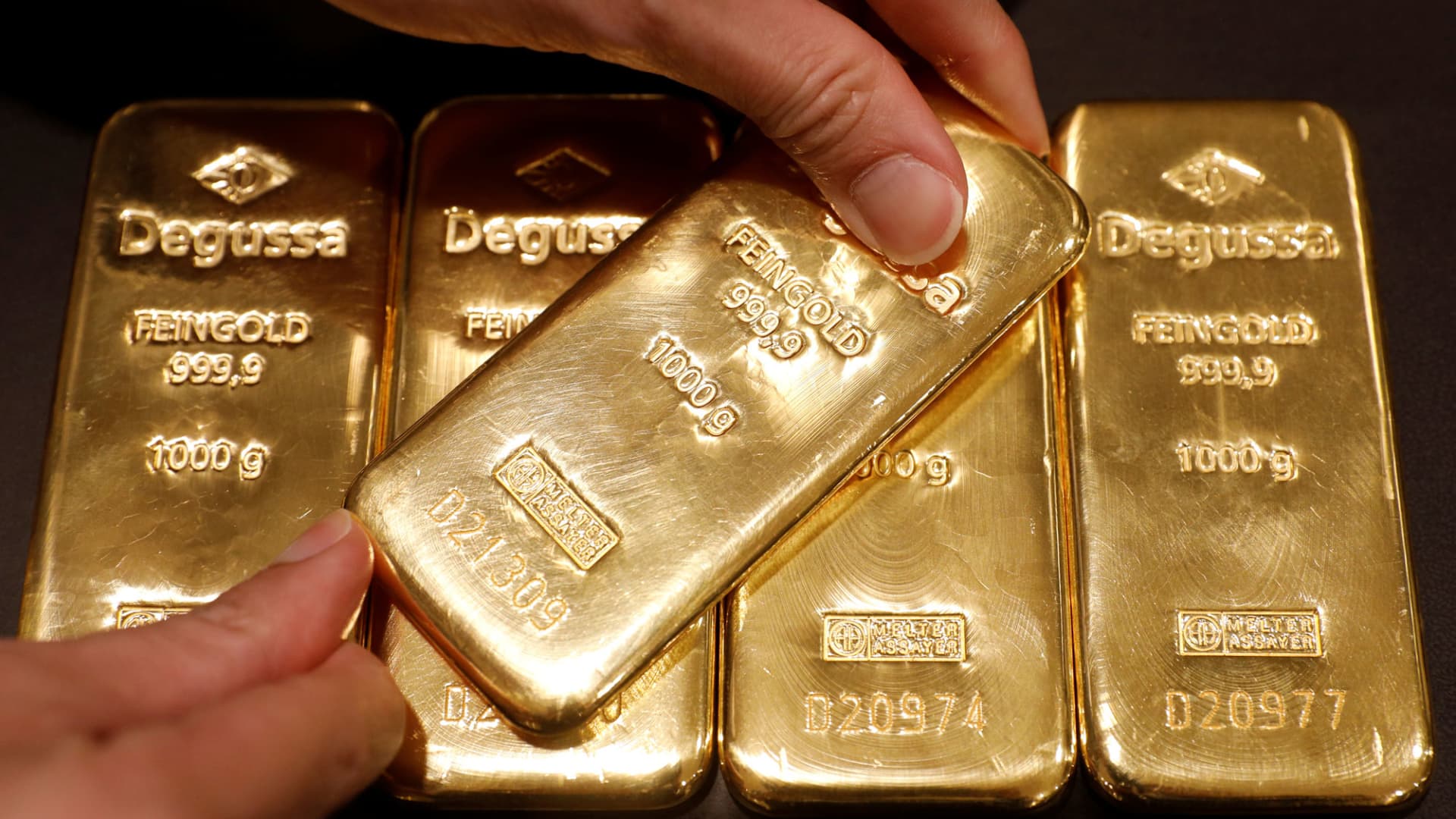 Gold set for monthly rise; eyes on U.S. inflation data [Video]