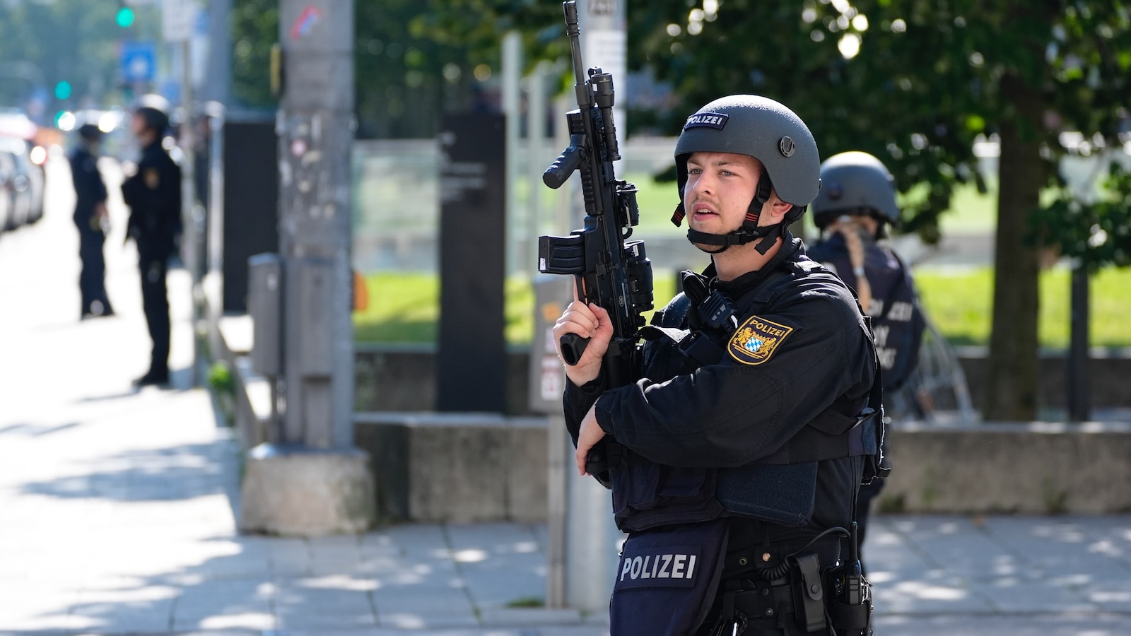 Gunman killed near Israeli consulate in Munich believed to be planning terrorist attack: Police [Video]