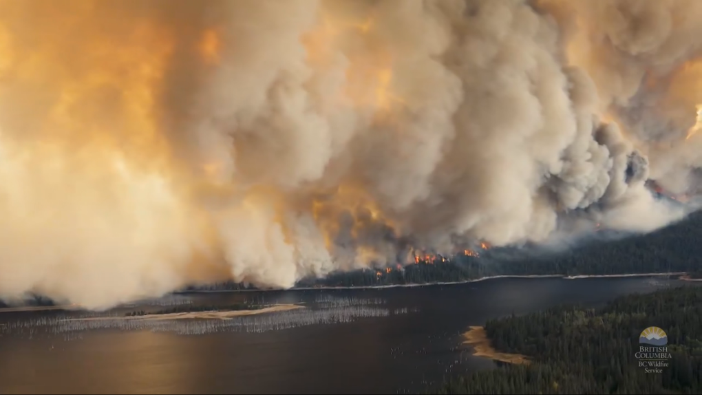 Crews back off from Ootsa Lake wildfires for safety [Video]