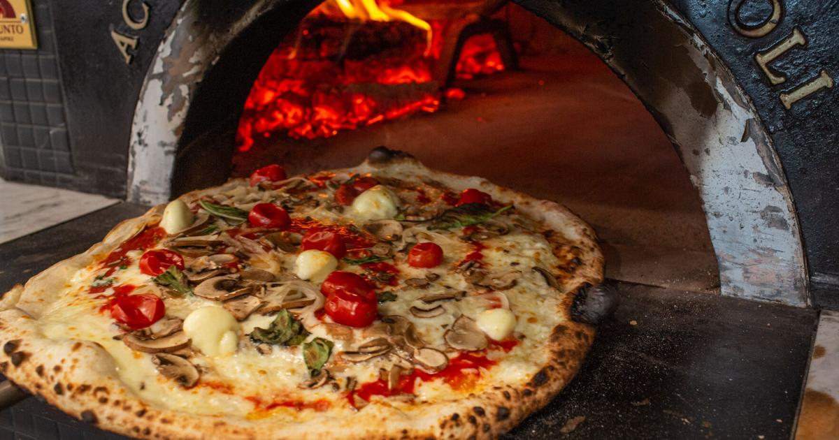 Pi Napo pizzeria opens in old Fry’s Spring Station [Video]