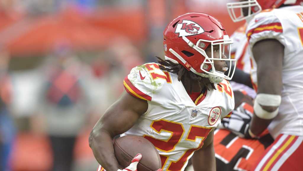 Kareem Hunt an option at RB for Chiefs after Isiah Pacheco injury [Video]