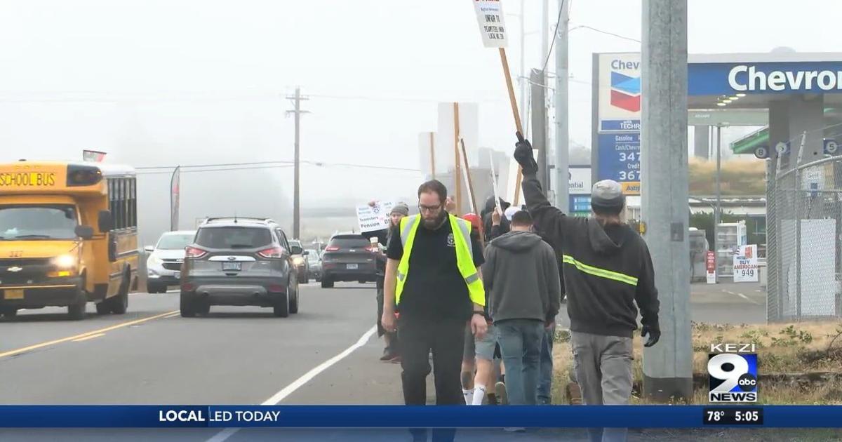 Bigfoot Beverages workers on strike over retirement dispute | Video