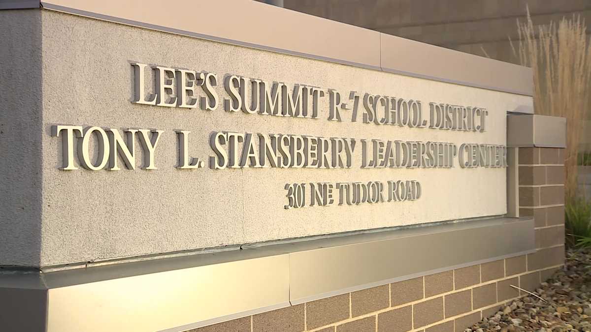 Lee’s Summit school board’s tax cut raises concerns among parents [Video]