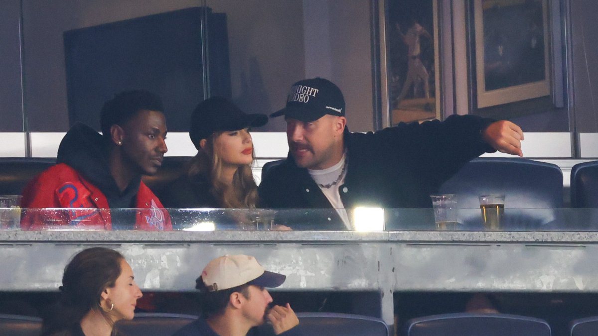 Taylor Swift, Travis Kelce attend Yankees-Guardians ALCS Game 1  NBC New York [Video]