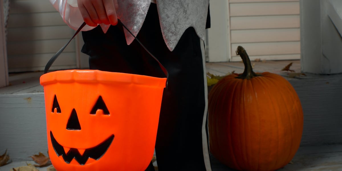 Halloween night signs no longer required at the homes of sex offenders in this state [Video]