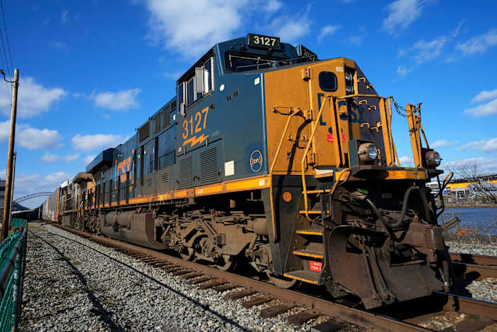 CSX profit rose 8% in the third quarter but hurricane damage will impact current period [Video]