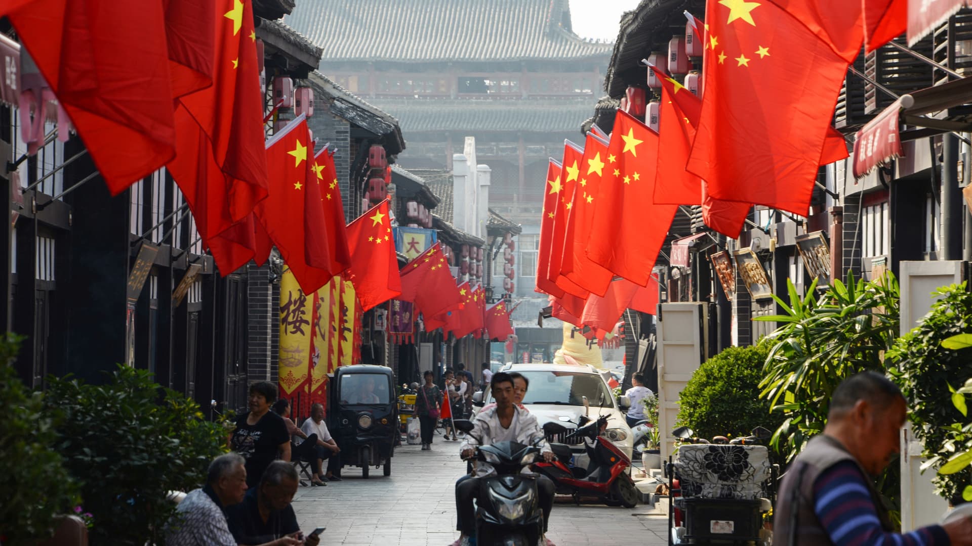 China reports third-quarter GDP growth of 4.6%, slightly beating expectations [Video]