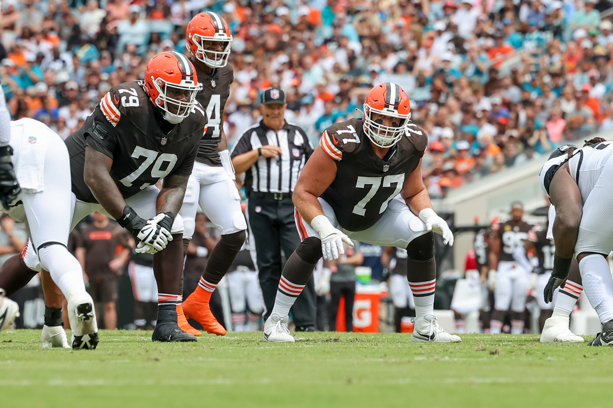 Browns Officially Activate Pro Bowl OL Who Missed Last Four Games [Video]