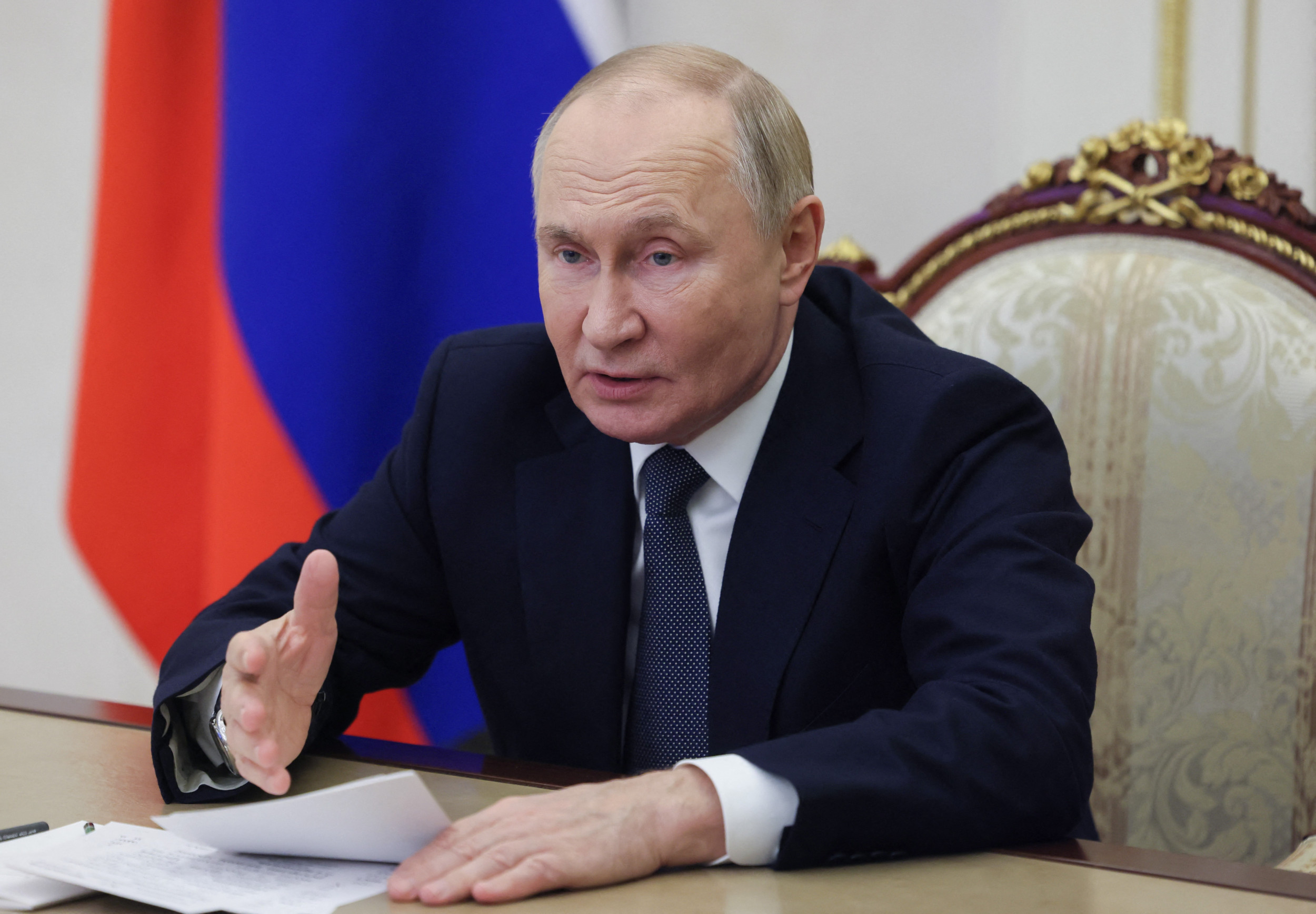 Putin Admits Economic ‘Difficulties’ as Interest Rates Skyrocket [Video]