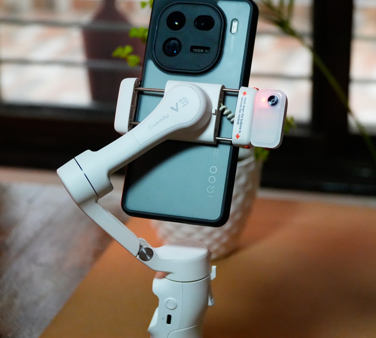 Hohem iSteady V3 Gimbal Review [Video]