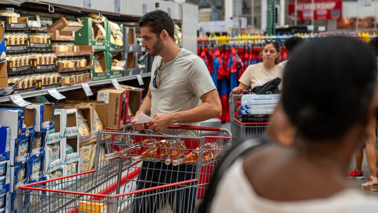 Fed’s favored inflation gauge showed price growth continued to slow in September [Video]