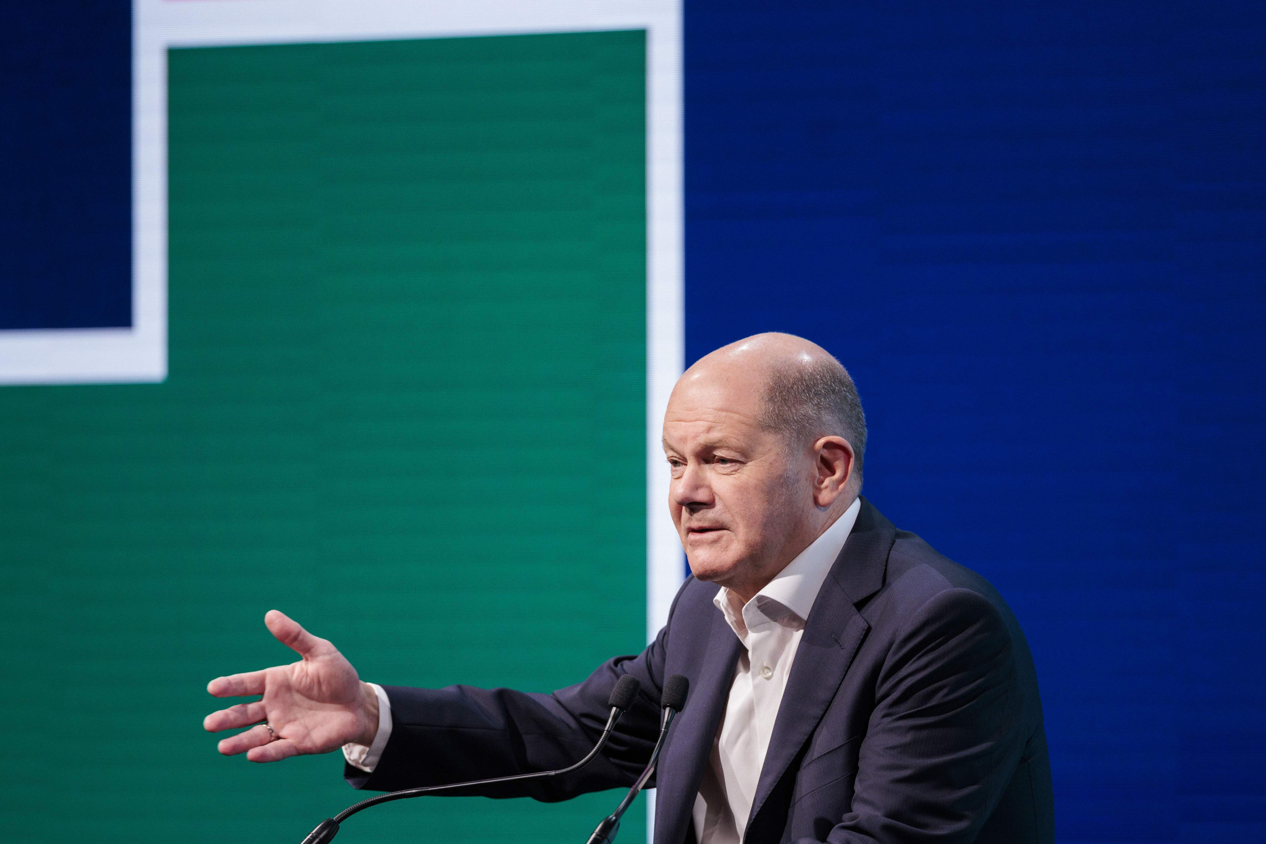 Germany’s Coalition Collapses, Scholz Now Leads Minority Government [Video]