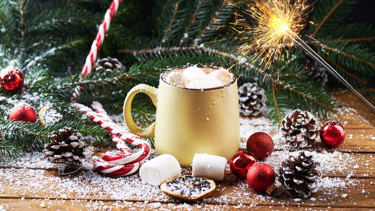 How to make Starbucks holiday drinks at home [Video]