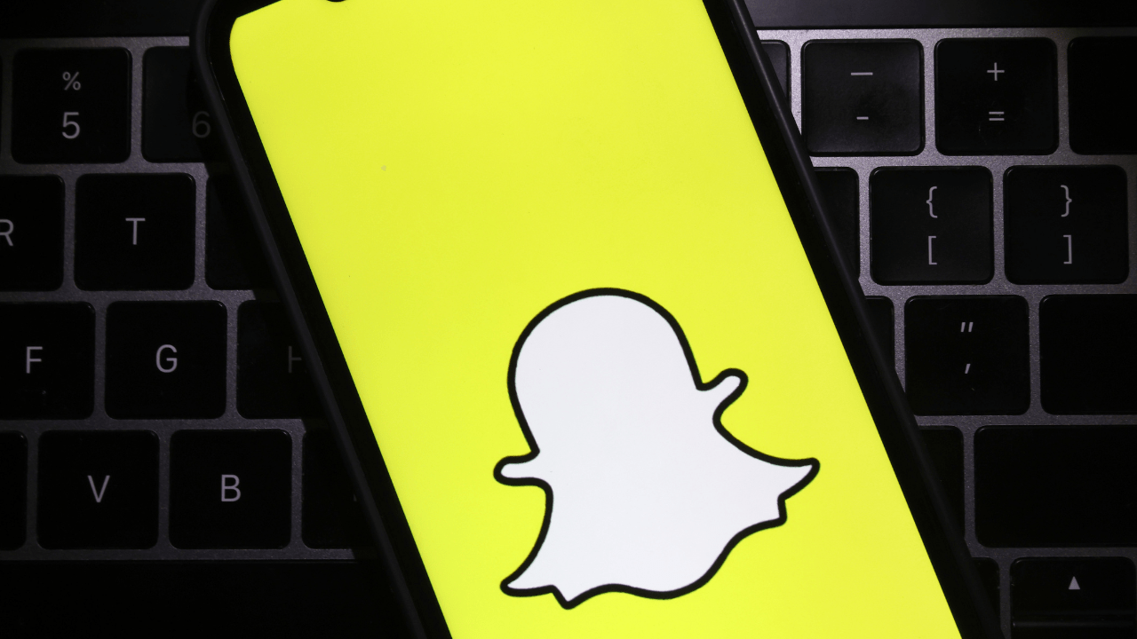 Snapchat Claims Its A Messenger Service To be Exempt From U16 Social Media Ban [Video]