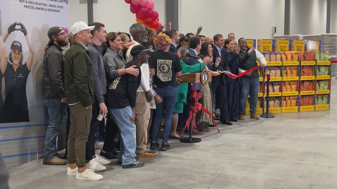 Stellar Snacks opens new facility in west Louisville [Video]