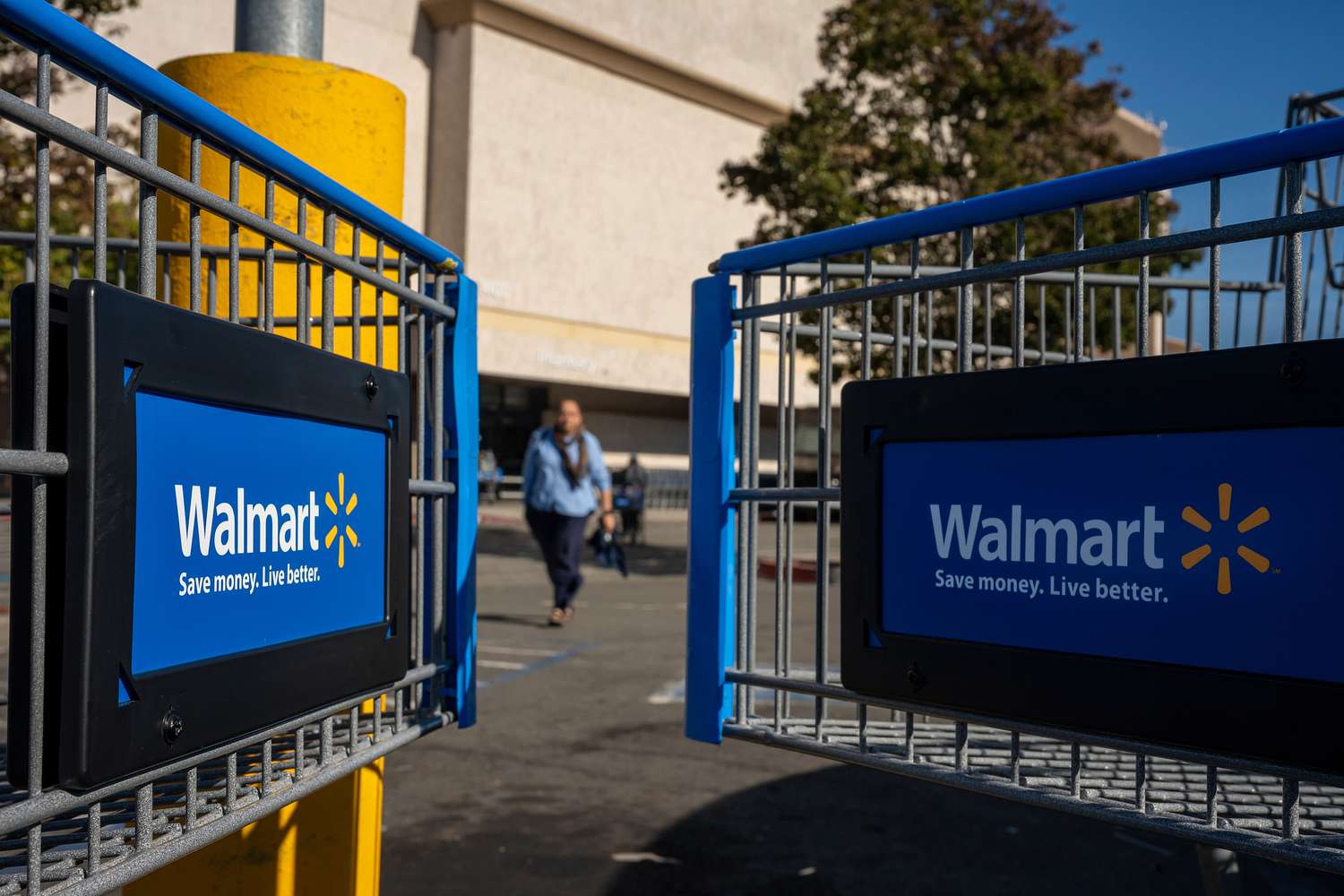 Walmart Keeps Picking Up More High-Income Customers [Video]