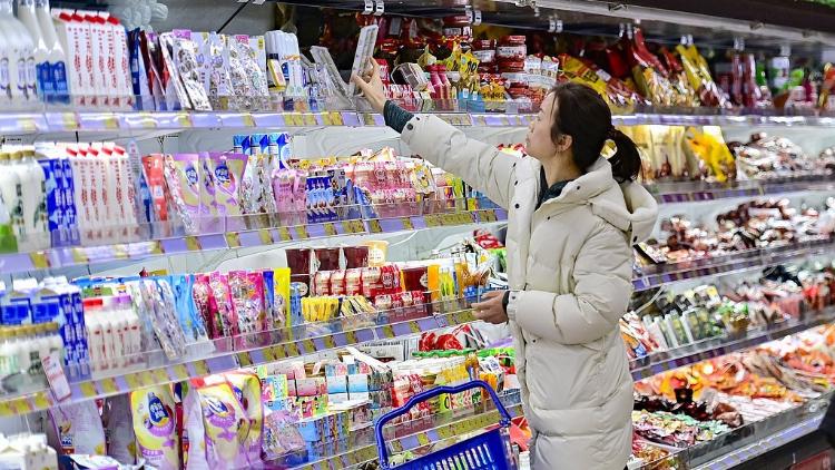 Expert: Higher income, market stability to boost China’s consumption [Video]