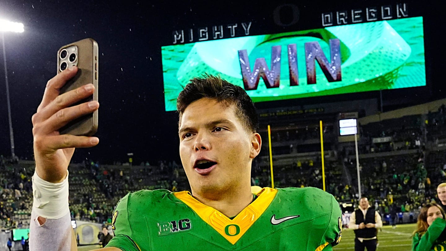 Oregon Ducks Quarterback Dillon Gabriel Signs NIL Deal With Great Clips [Video]