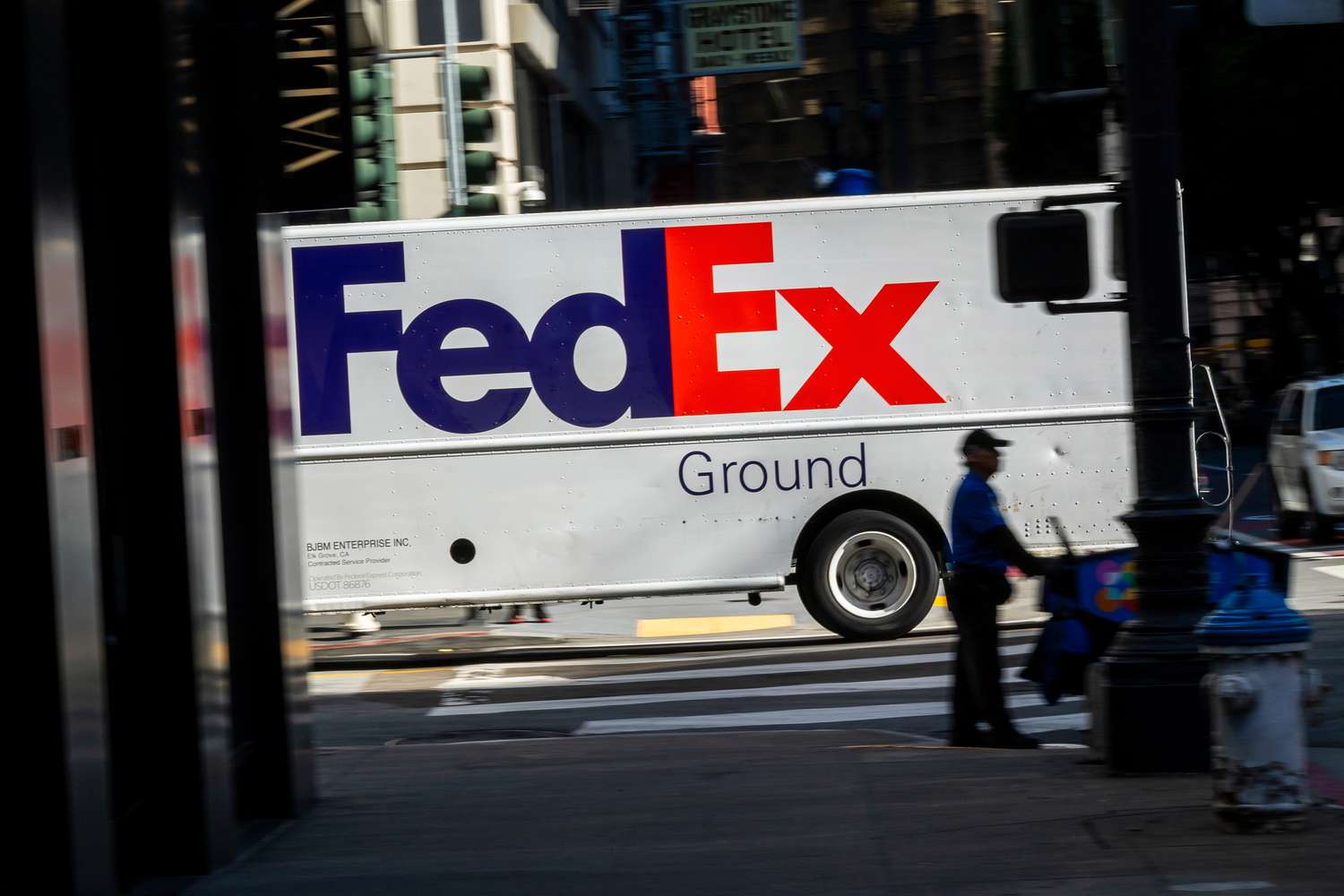 What Analysts Think of FedEx’s Stock Ahead of Earnings [Video]