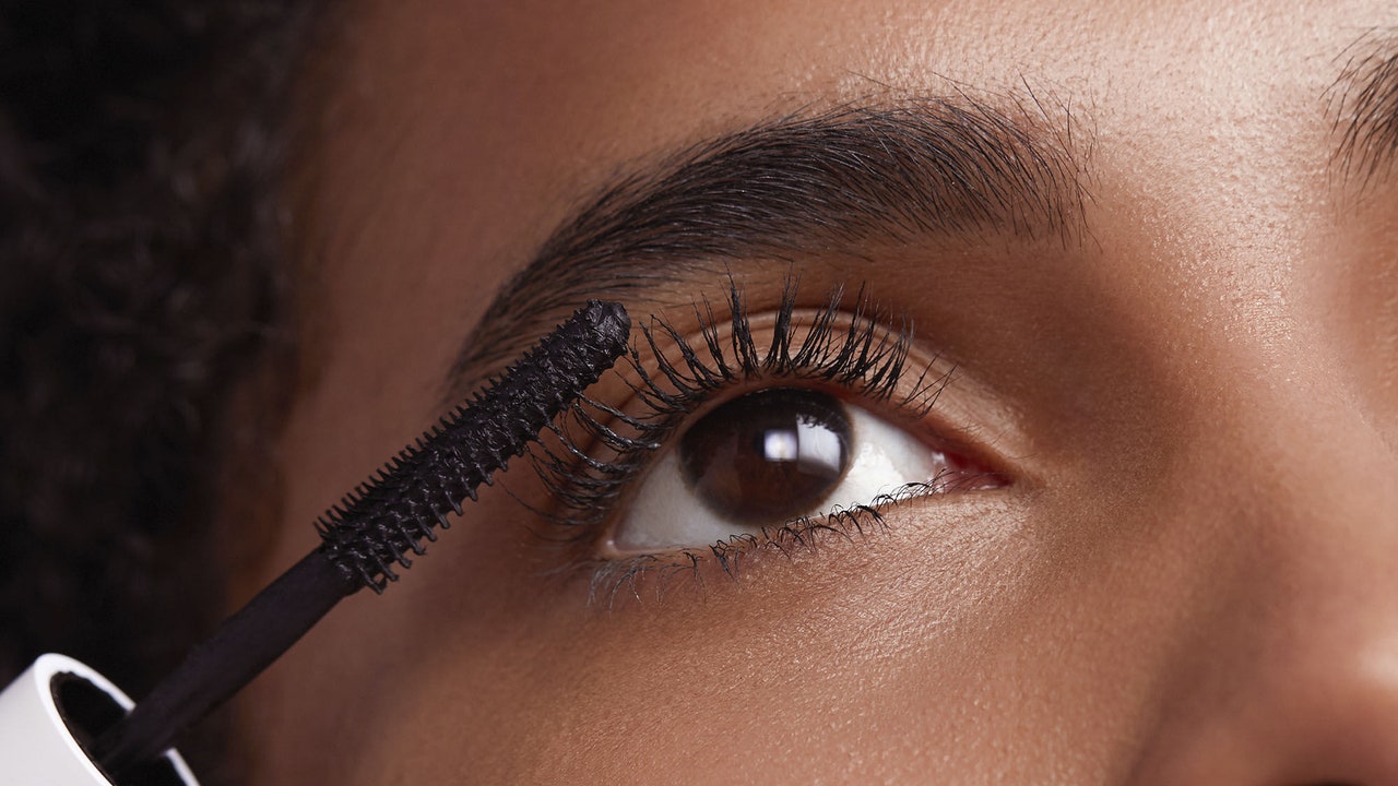 13 Best Drugstore Mascaras, Endorsed by Editors and Makeup Artists [Video]