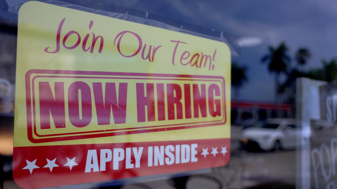 California’s job growth slows amid rising unemployment, economic uncertainty [Video]