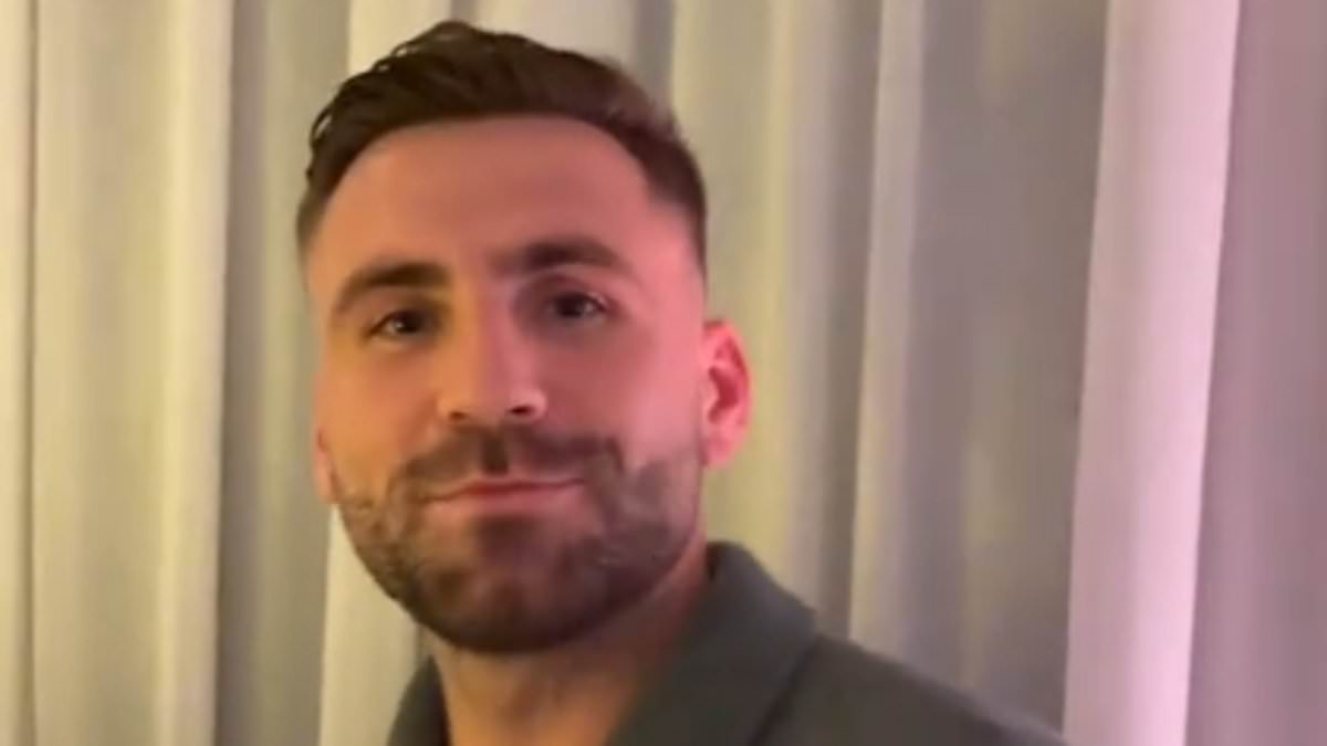 Man United fans slam injured 150k-per-week star Luke Shaw for ’embarrassing’ TikTok dance with Molly-Mae Hague, where he raps ‘your mum’s on benefits’ [Video]