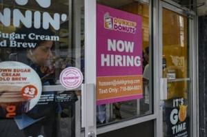 US private sector hiring undershoots expectations: ADP [Video]